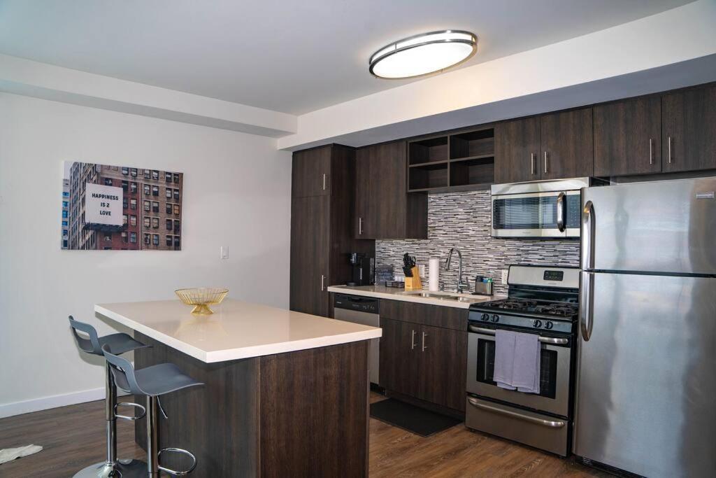 Specials- Spot Dtla- Free Parking Apartment