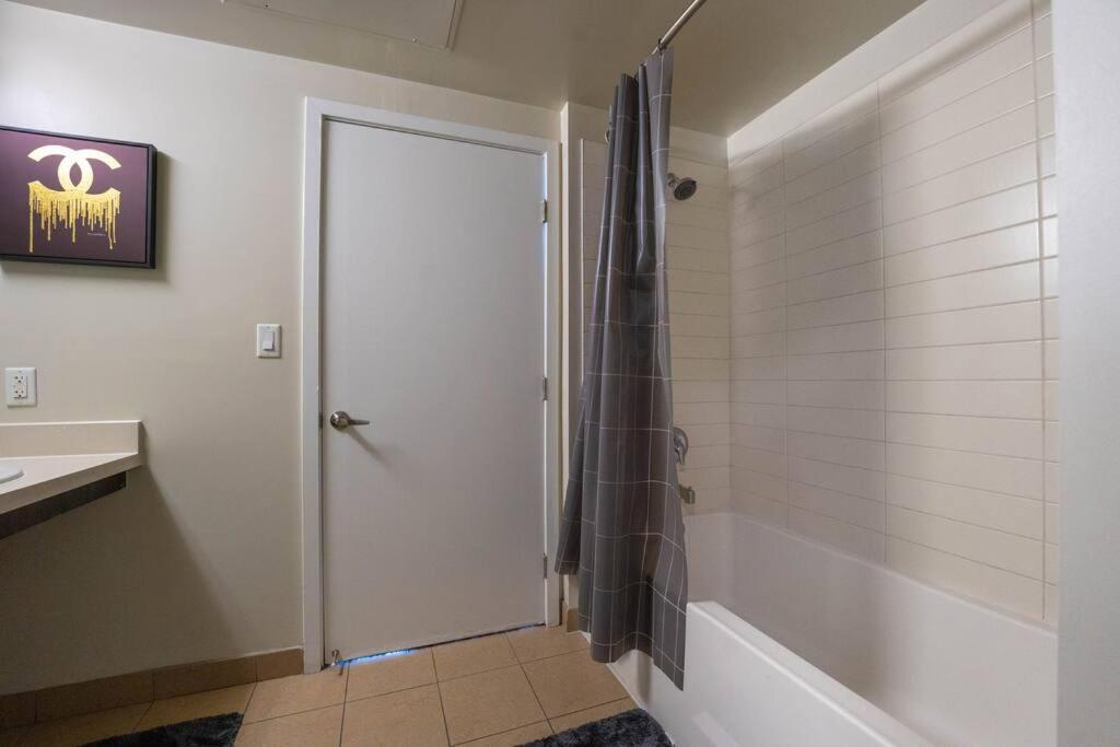 Specials- Spot Dtla- Free Parking Apartment